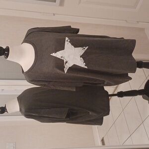 4/$40 New Dark Gray Star Print Tee - Size 3XL (US18)